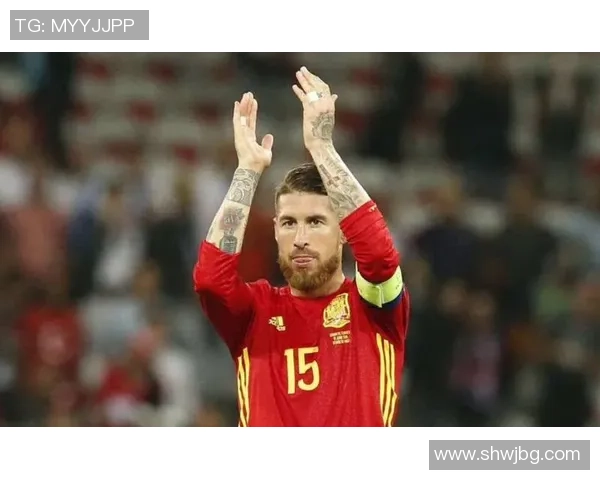 足球巨星九宫格：盘点足坛十大顶级球员的精彩瞬间与巅峰表现